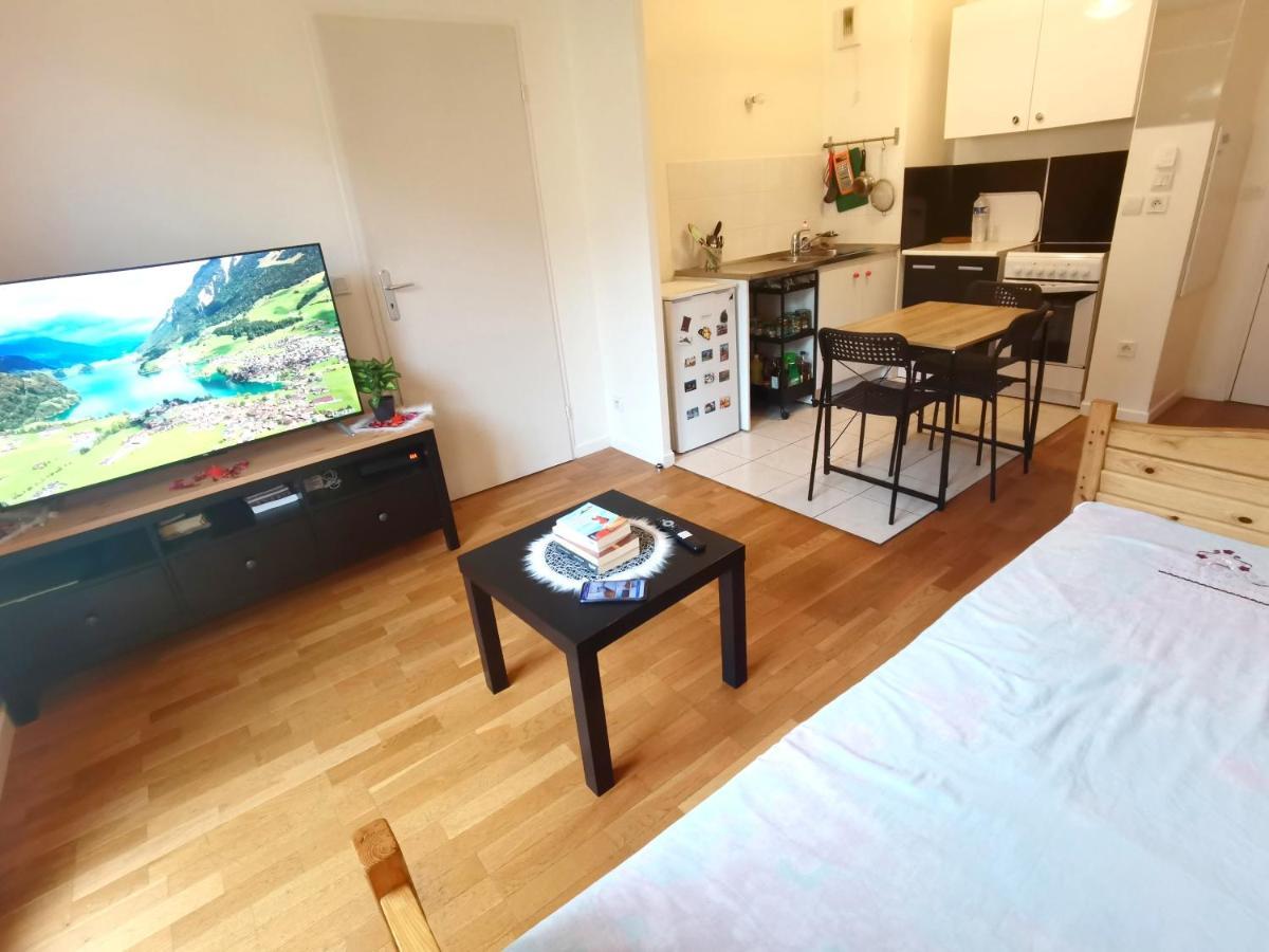 Versailles Trip Appartement Buc  Eksteriør billede
